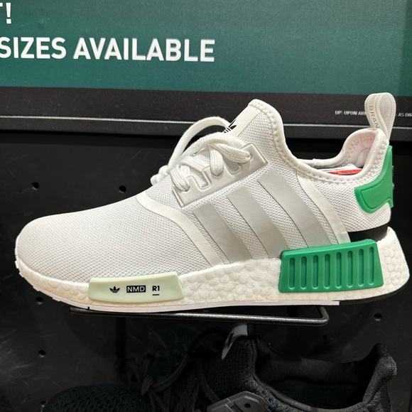 Adidas NMD R1 - Picture 2 of 6